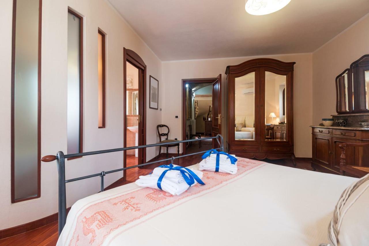 Villa Corrasi Oliena Luxury Bagian luar foto