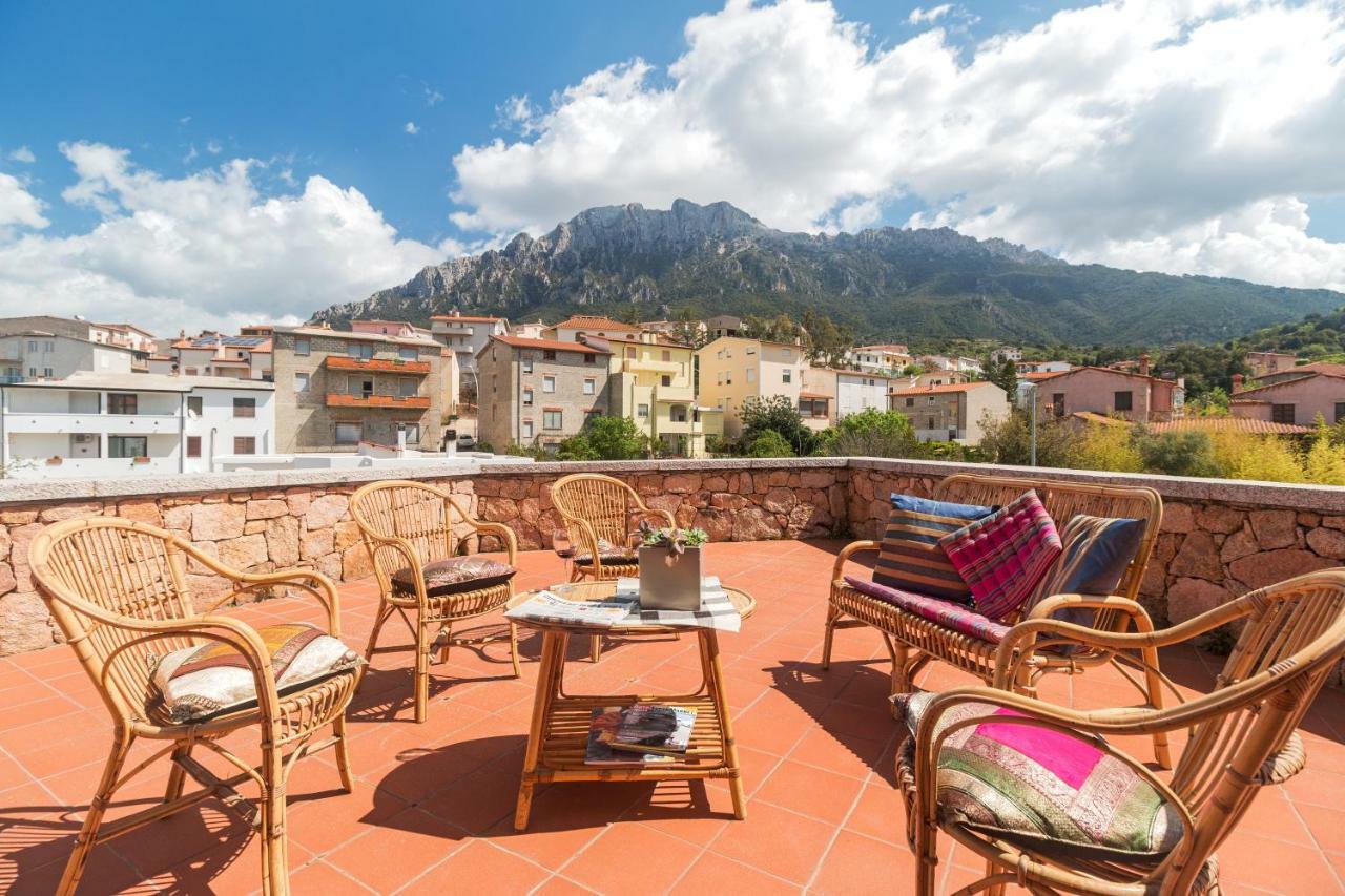 Villa Corrasi Oliena Luxury Bagian luar foto