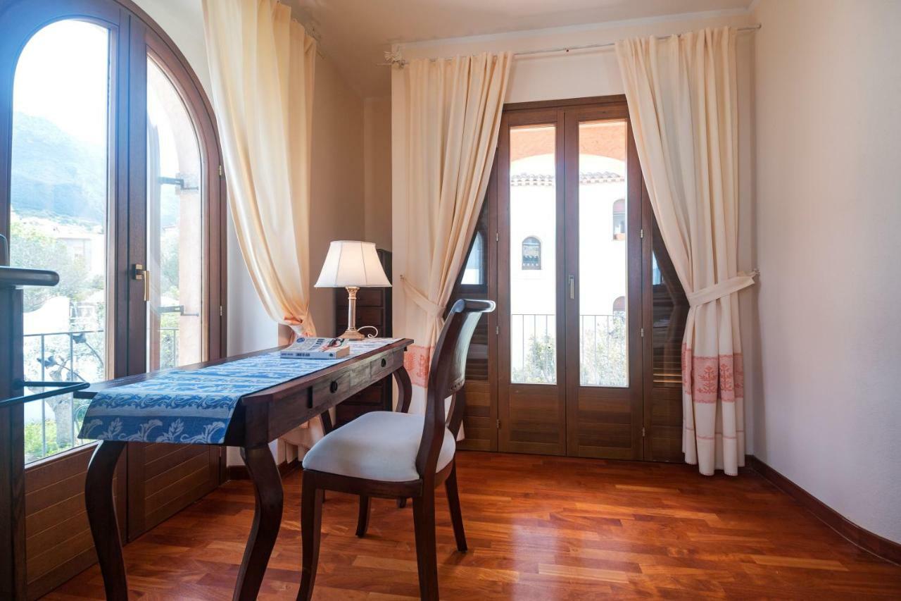 Villa Corrasi Oliena Luxury Bagian luar foto