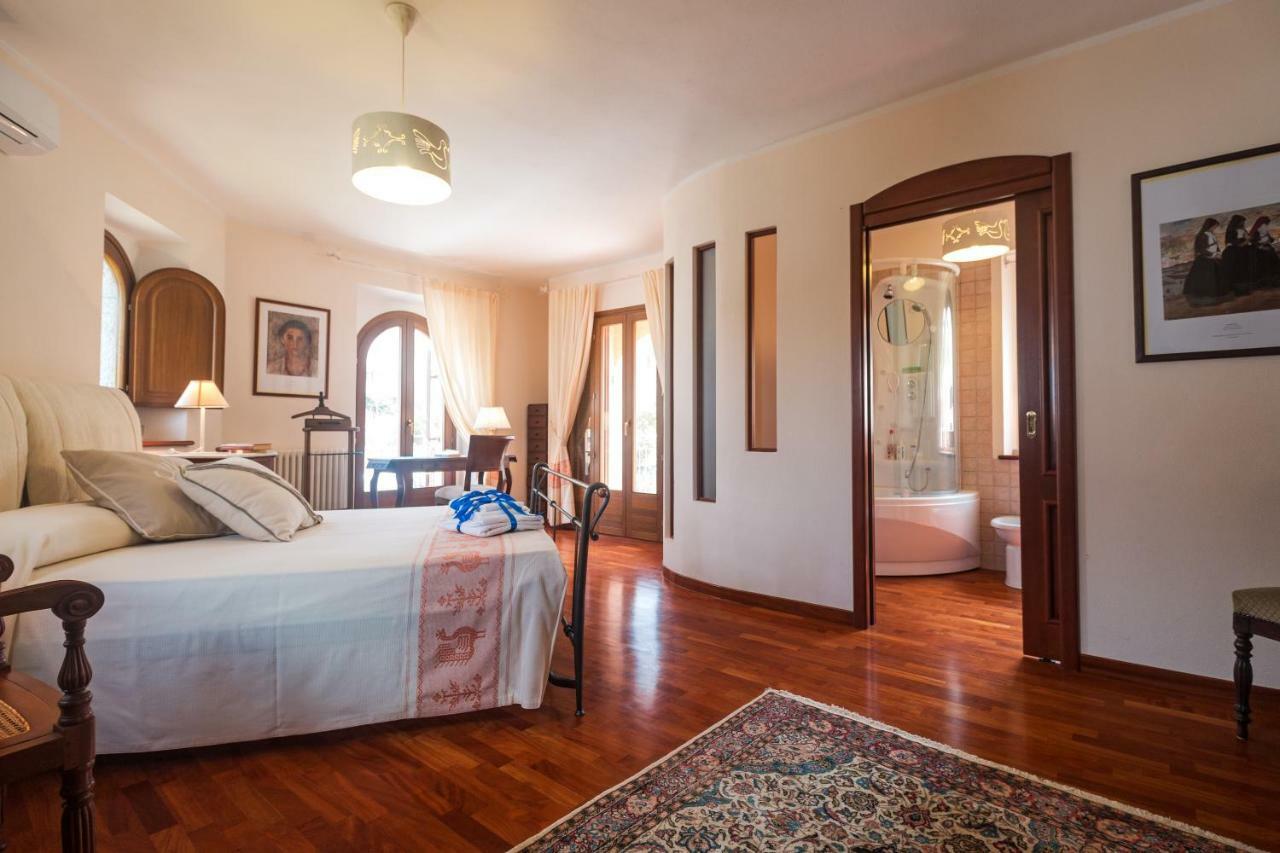 Villa Corrasi Oliena Luxury Bagian luar foto