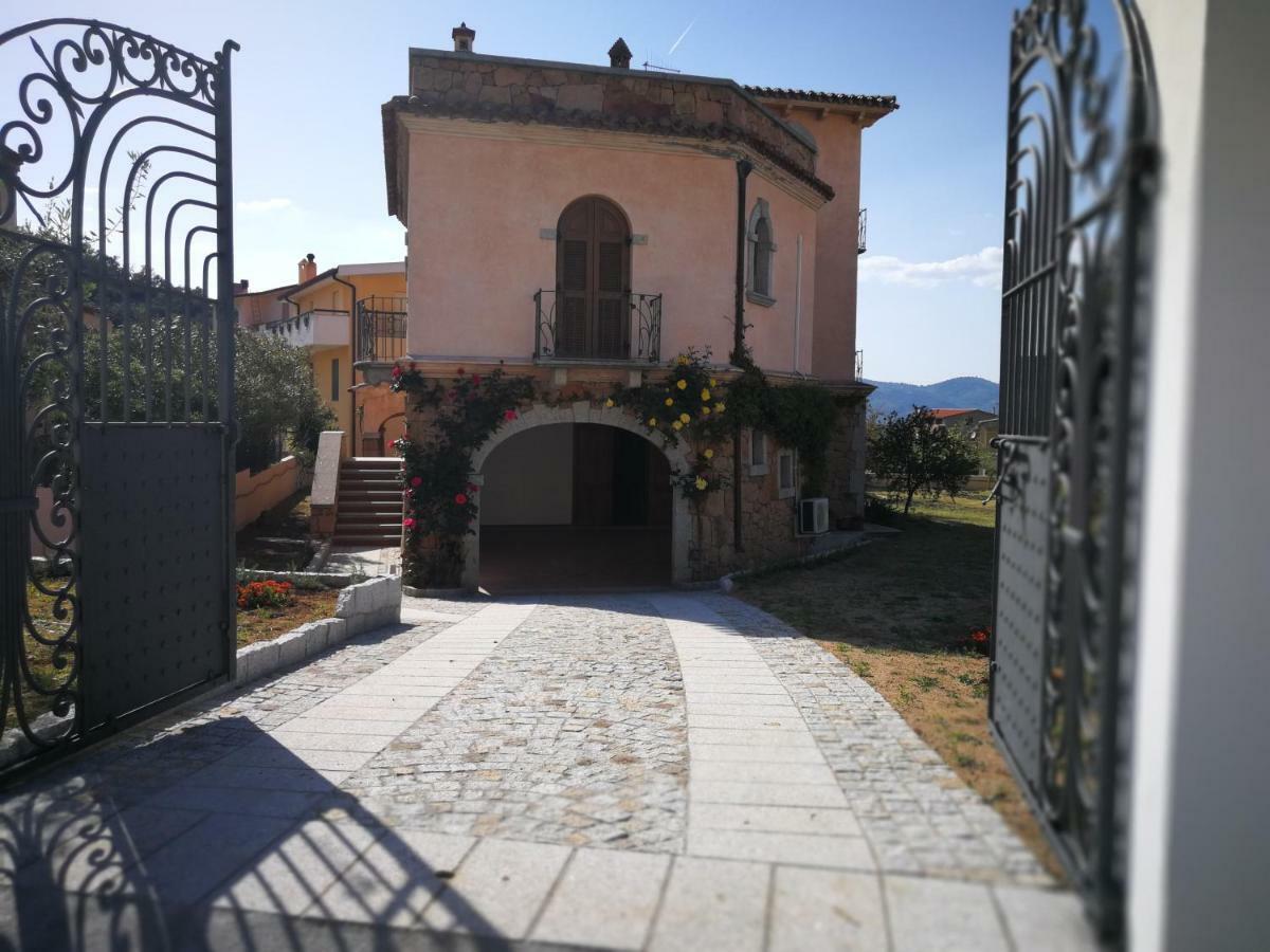 Villa Corrasi Oliena Luxury Bagian luar foto